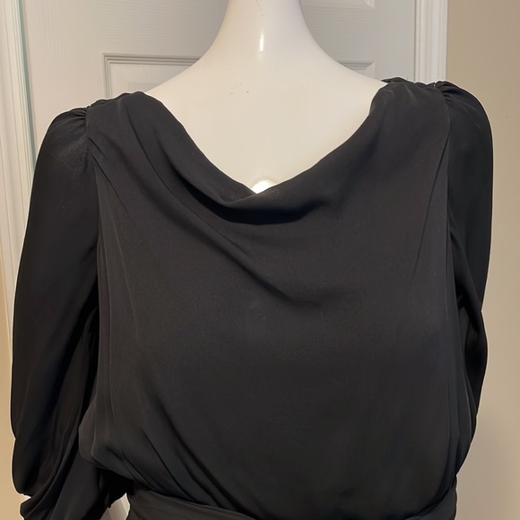 ALICE + OLIVIA BLACK SILK ABOVE THE KNEE COLD SHOULDER OPEN BACK DRESS size M - Picture 4 of 12